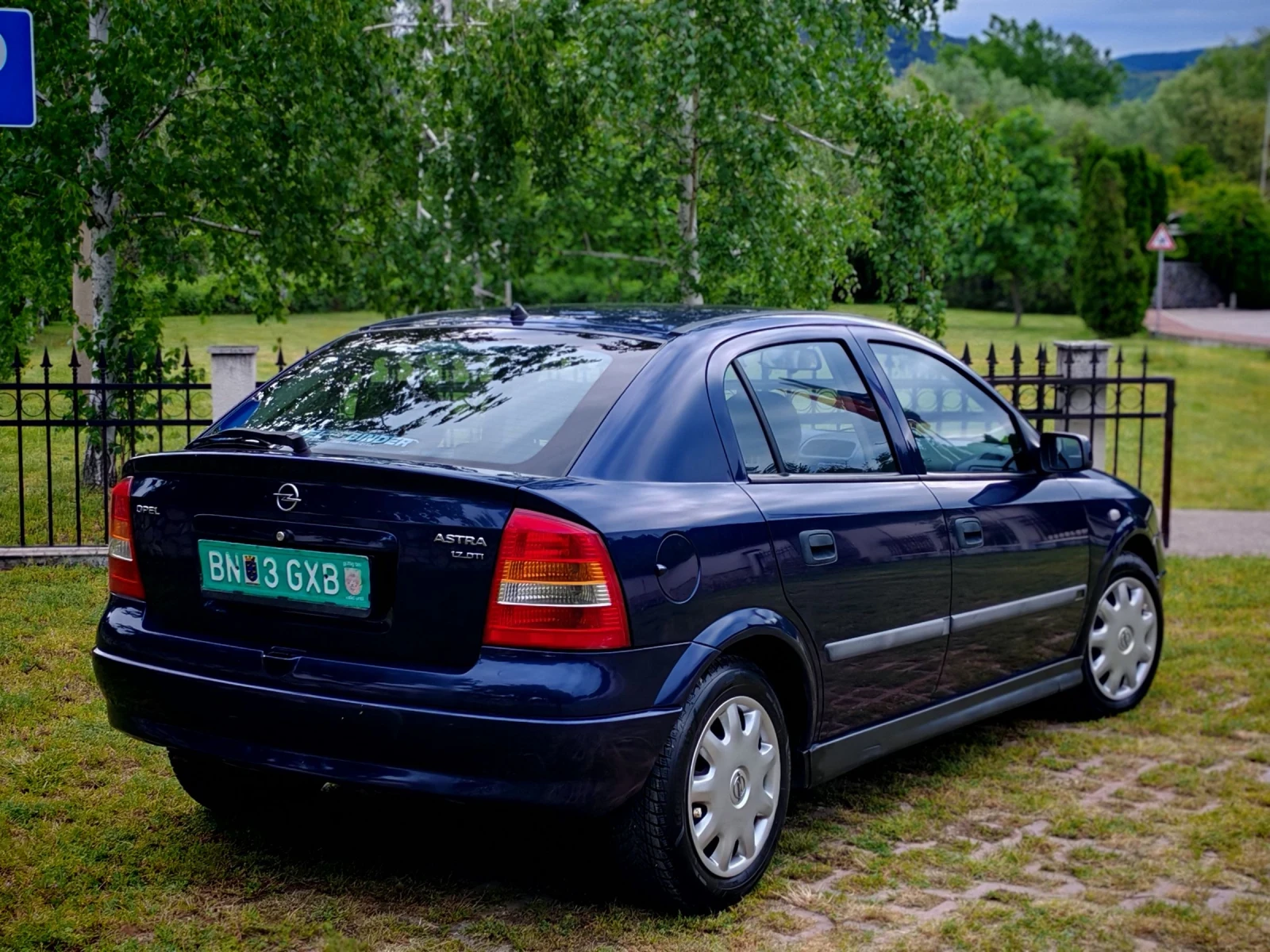 Opel Astra 1.7CDTI(80)* КЛИМАТИК* НОВ ВНОС* , снимка 6 - Автомобили и джипове - 54597944