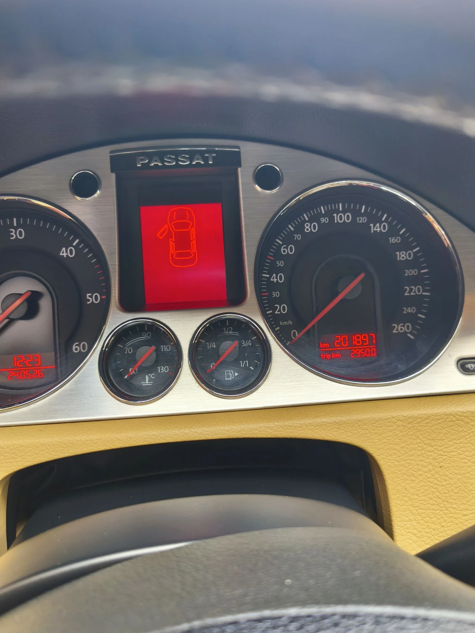 VW Passat 2.0 TDI, снимка 7 - Автомобили и джипове - 54669923