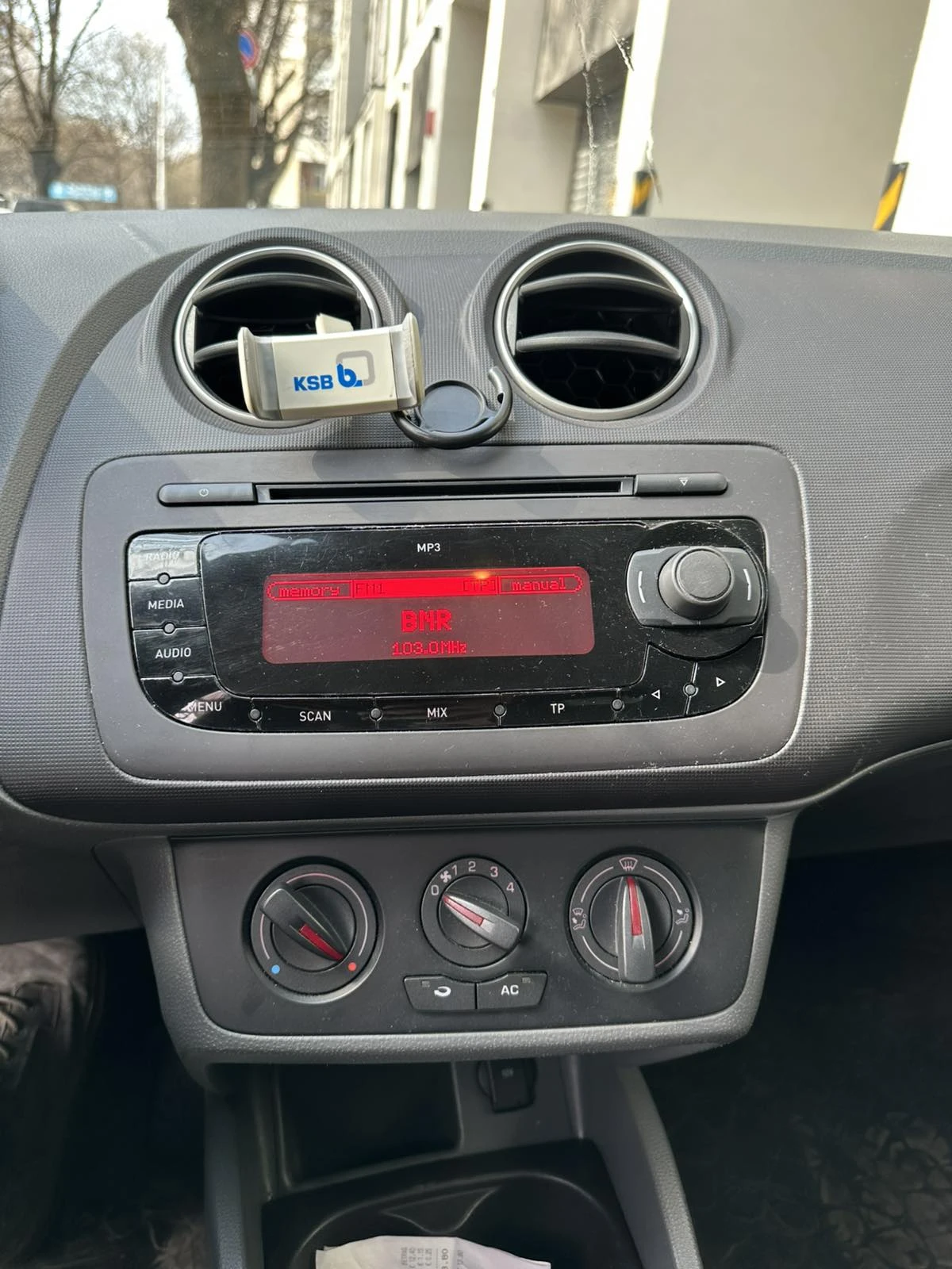 Seat Ibiza 1, 2, снимка 4 - Автомобили и джипове - 54768895