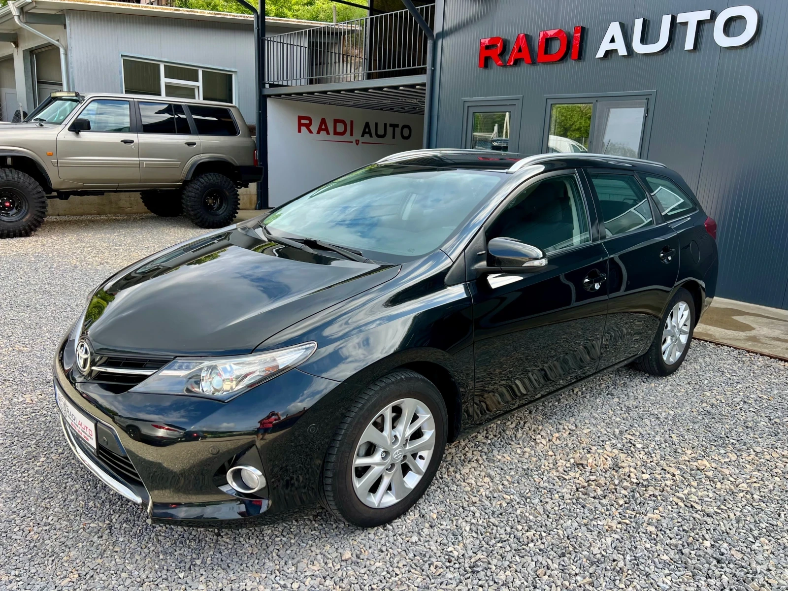 Toyota Auris 1.6i Бензин ШВЕЙЦАРИЯ