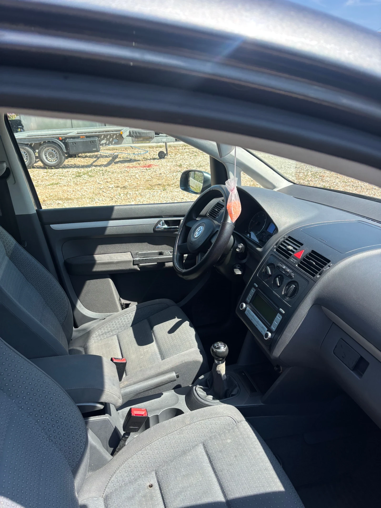 VW Touran 7 МЕСТА, снимка 6 - Автомобили и джипове - 54809781