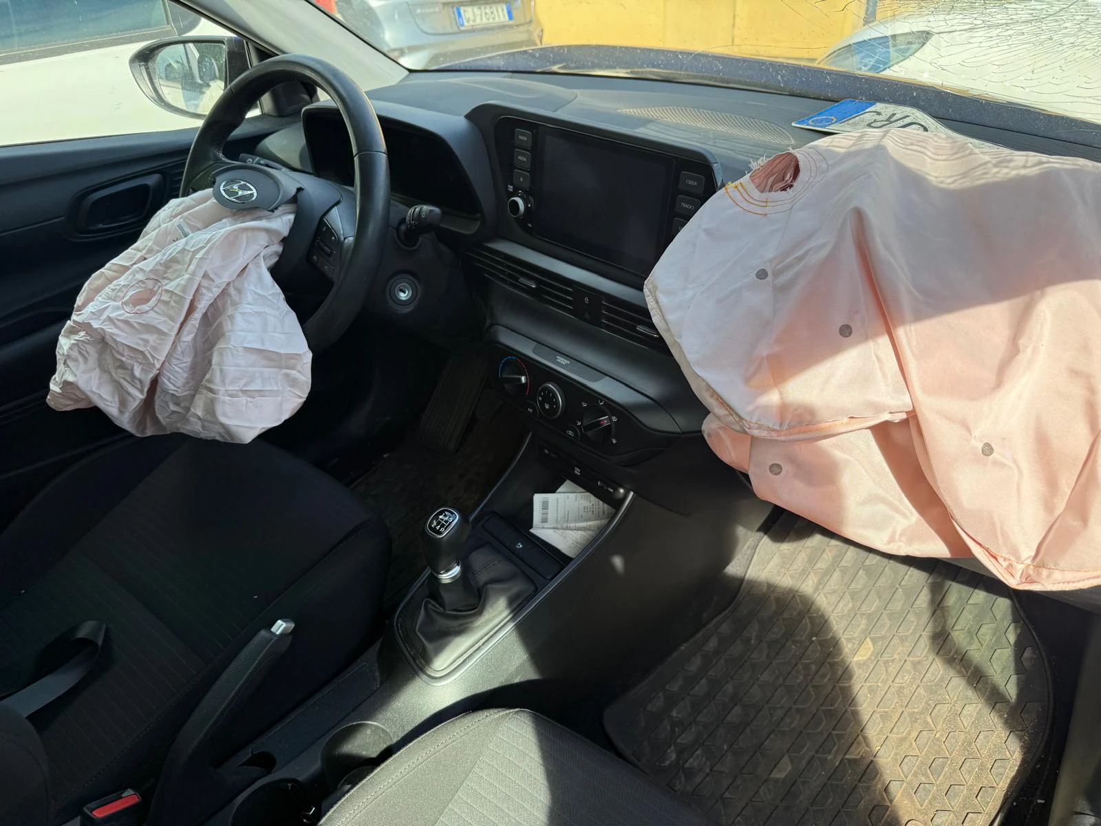 Hyundai I20, снимка 15 - Автомобили и джипове - 54953372