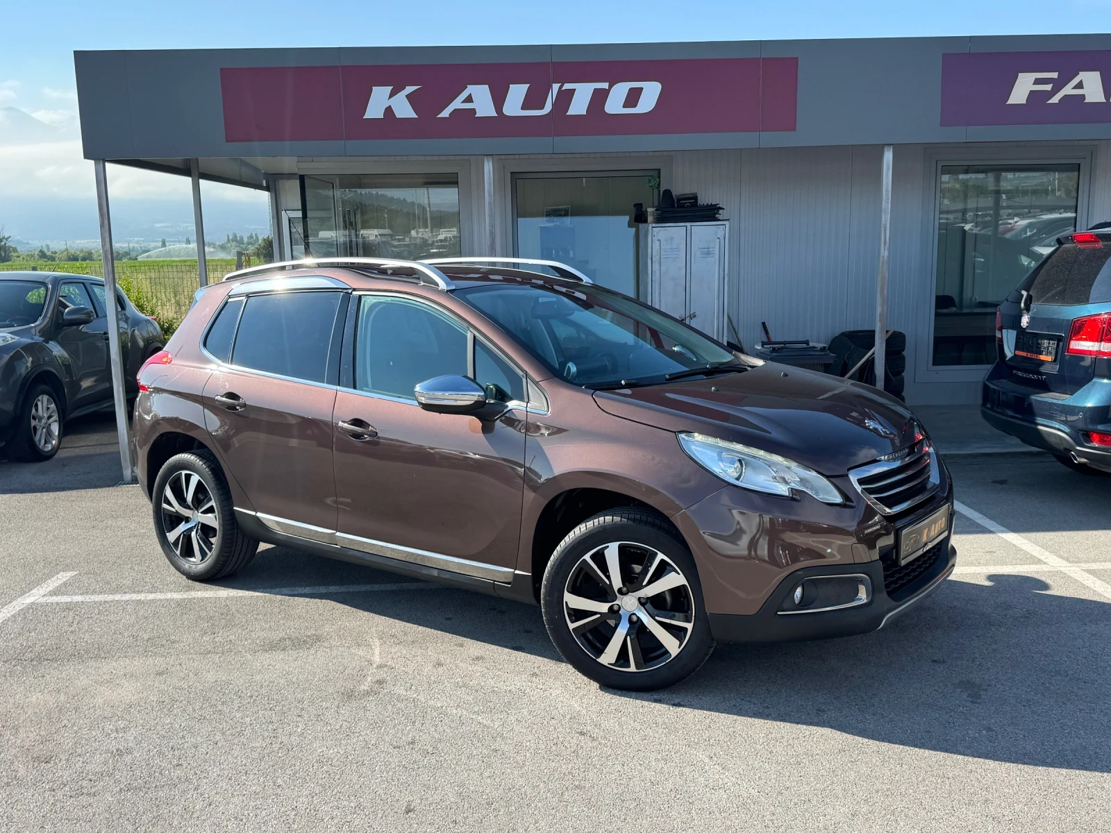 Peugeot 2008 1.6E-HDi/Allure/CarPlay/PDC, снимка 4 - Автомобили и джипове - 55020877