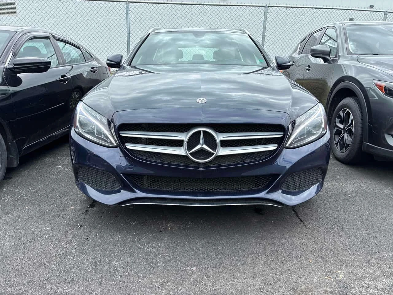 Mercedes-Benz C 300 * АВТОКРЕДИТ * ОТ ПРЕДСТАВИТЕЛСТВО, снимка 2 - Автомобили и джипове - 55069342