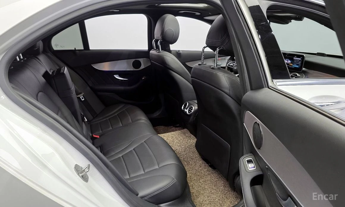 Mercedes-Benz C 200, снимка 12 - Автомобили и джипове - 55217163