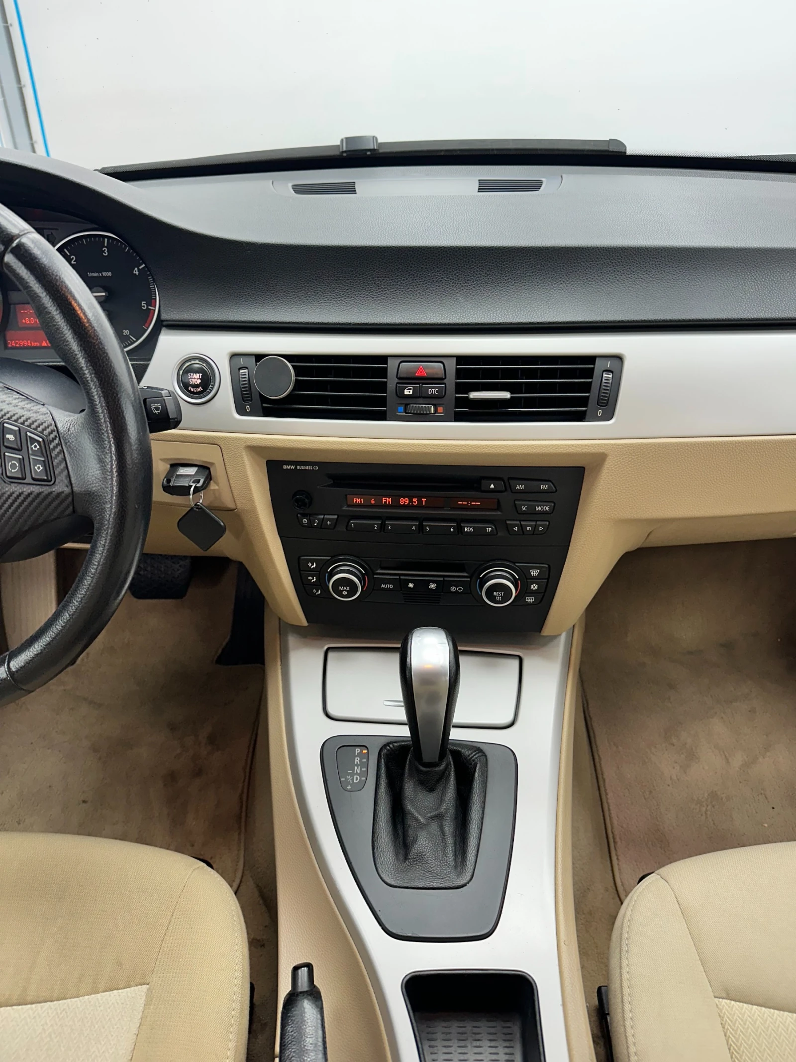 BMW 320, снимка 10 - Автомобили и джипове - 55405596