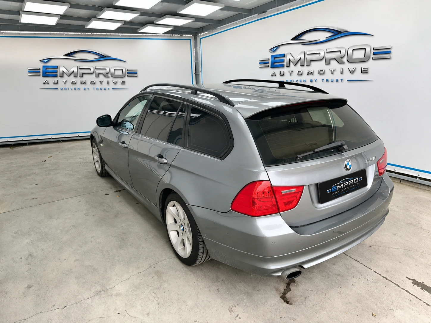 BMW 320, снимка 6 - Автомобили и джипове - 55405596