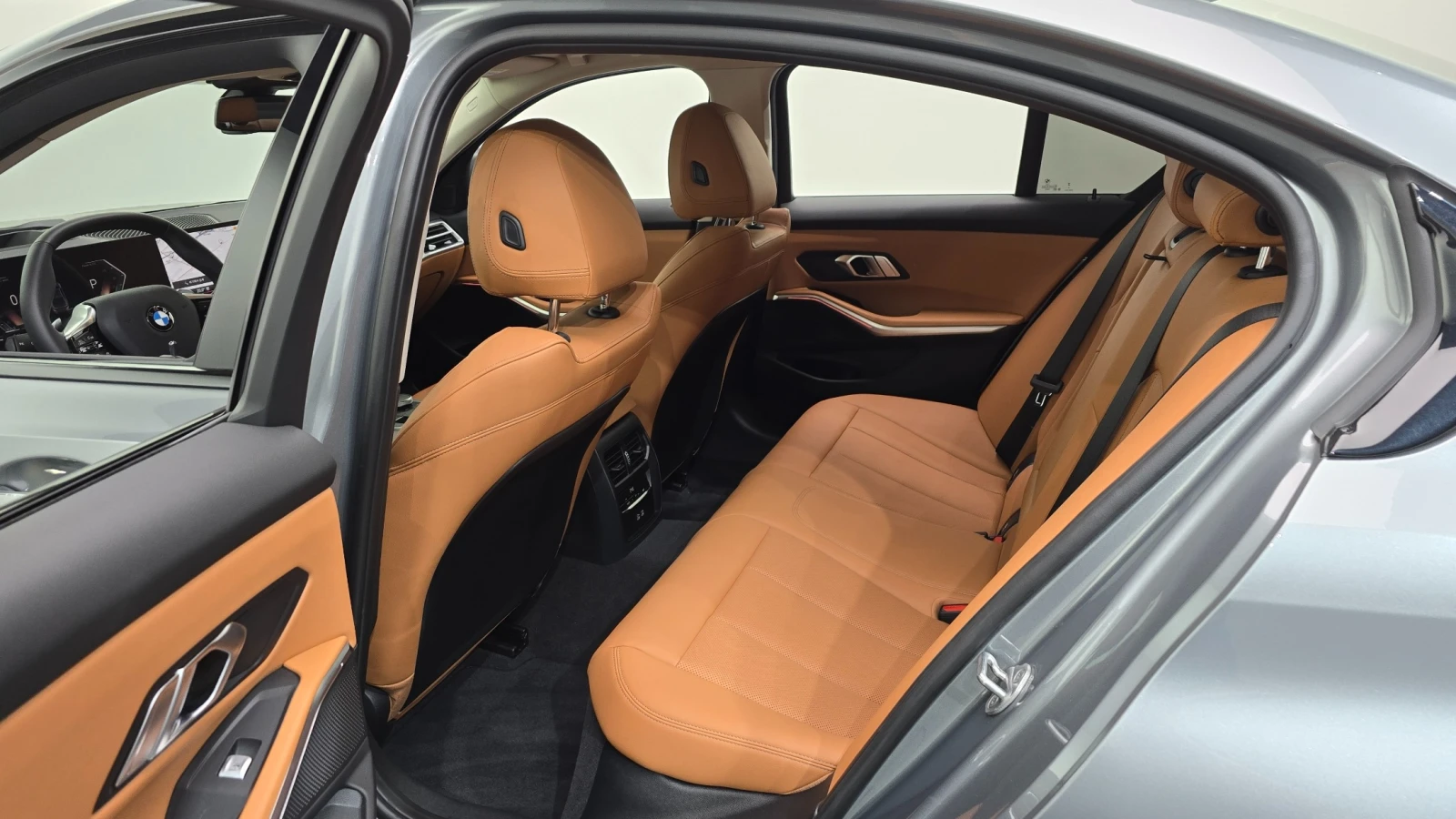 BMW 320 i G20 LCI, снимка 10 - Автомобили и джипове - 55597590