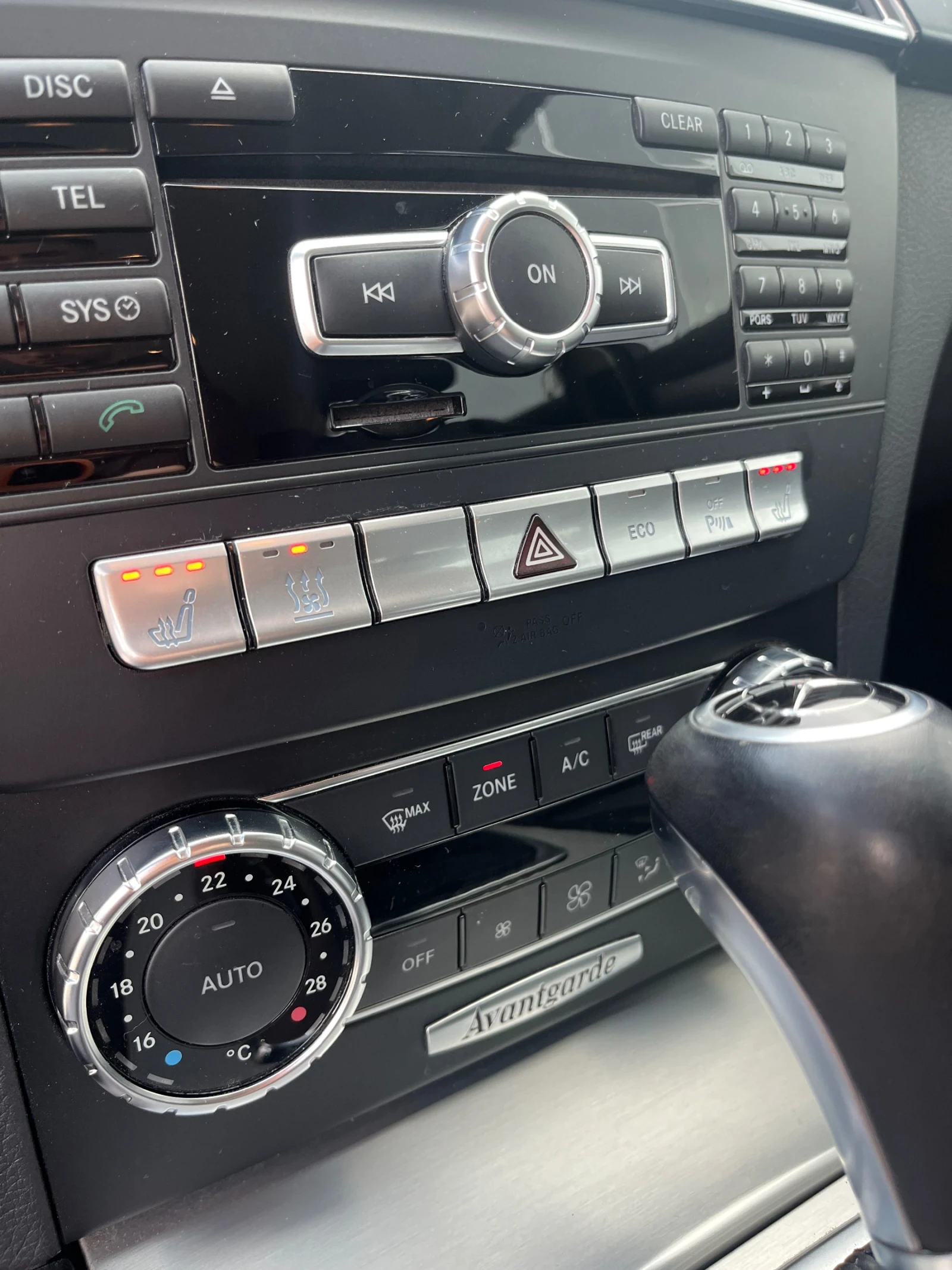 Mercedes-Benz C 220 Avantgarde, снимка 12 - Автомобили и джипове - 56247048