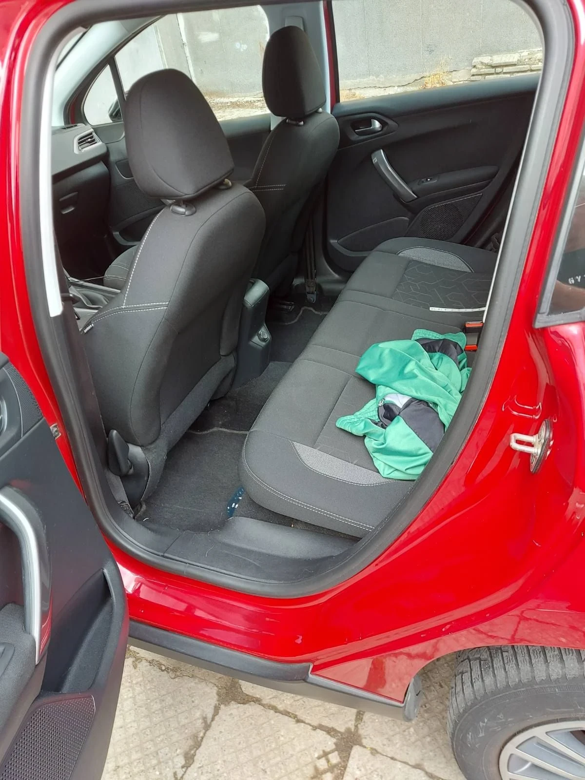 Peugeot 2008 1.6 eHDI / Euro 5B, снимка 9 - Автомобили и джипове - 56295731