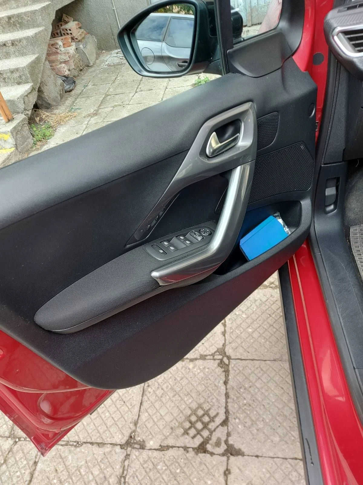 Peugeot 2008 1.6 eHDI / Euro 5B, снимка 5 - Автомобили и джипове - 56295731