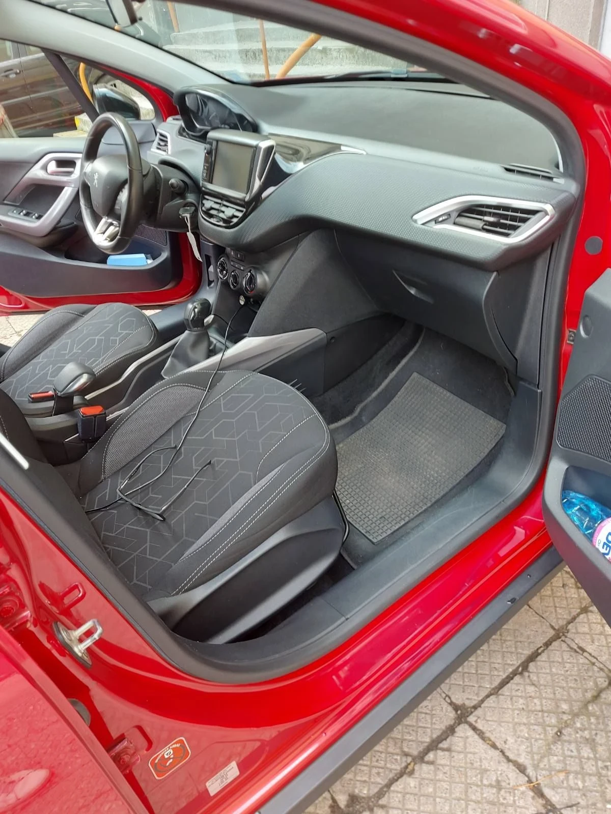 Peugeot 2008 1.6 eHDI / Euro 5B, снимка 12 - Автомобили и джипове - 56295731