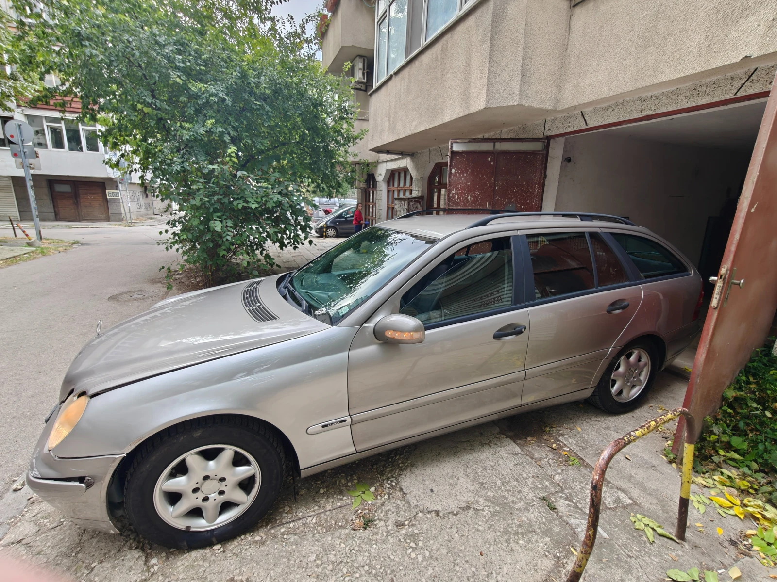 Mercedes-Benz C 200, снимка 3 - Автомобили и джипове - 56691047