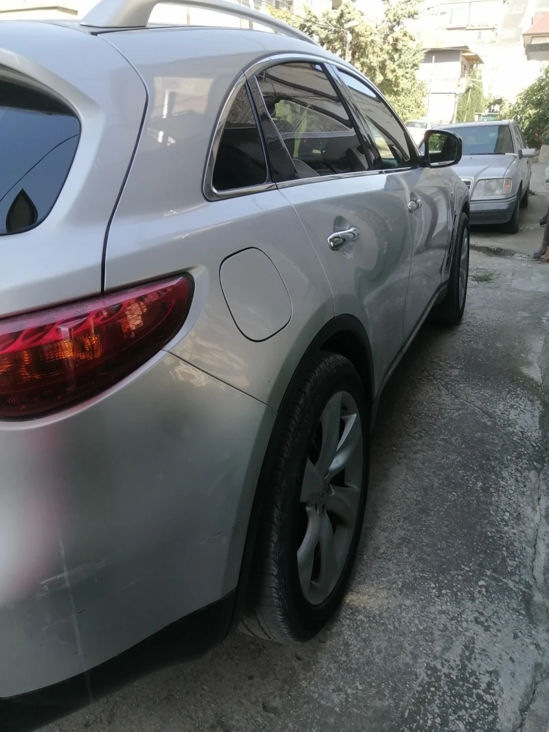 Infiniti Fx 35 Джип, снимка 3 - Автомобили и джипове - 47142342