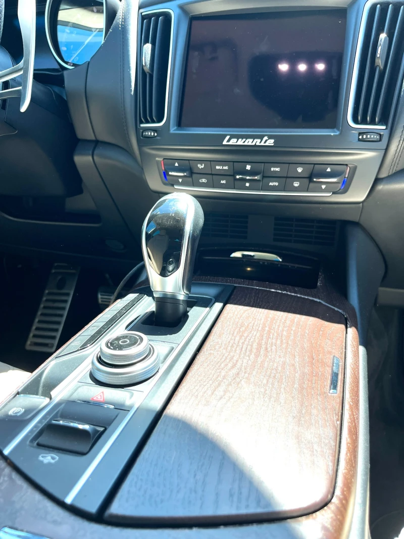 Maserati Levante Levante S 3.0 V6 Bi-Turbo 424 к.с. AWD, снимка 8 - Автомобили и джипове - 52523814