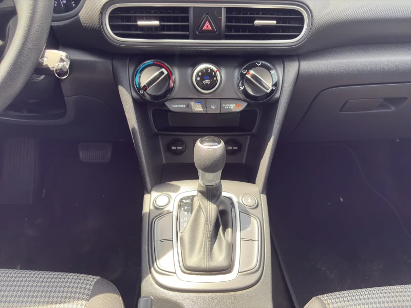 Hyundai Kona 2.0* ГАЗ* 4x4* CAM* CARPLAY* LED* , снимка 12 - Автомобили и джипове - 51100631