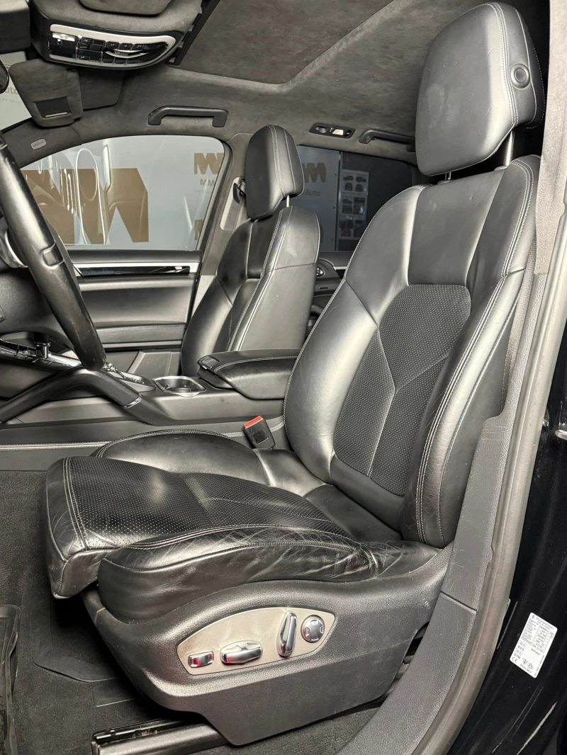Porsche Cayenne V8 Turbo* Chrono* Burmester* Pano, снимка 7 - Автомобили и джипове - 51367842