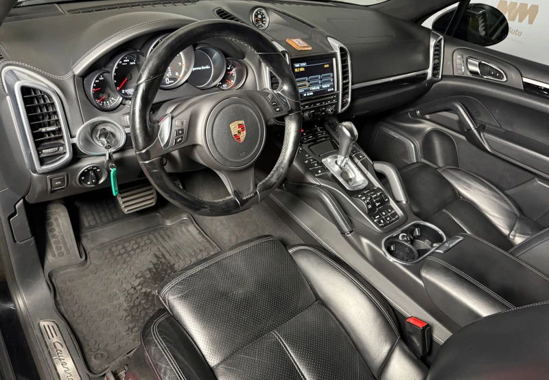 Porsche Cayenne V8 Turbo* Chrono* Burmester* Pano, снимка 6 - Автомобили и джипове - 51367842