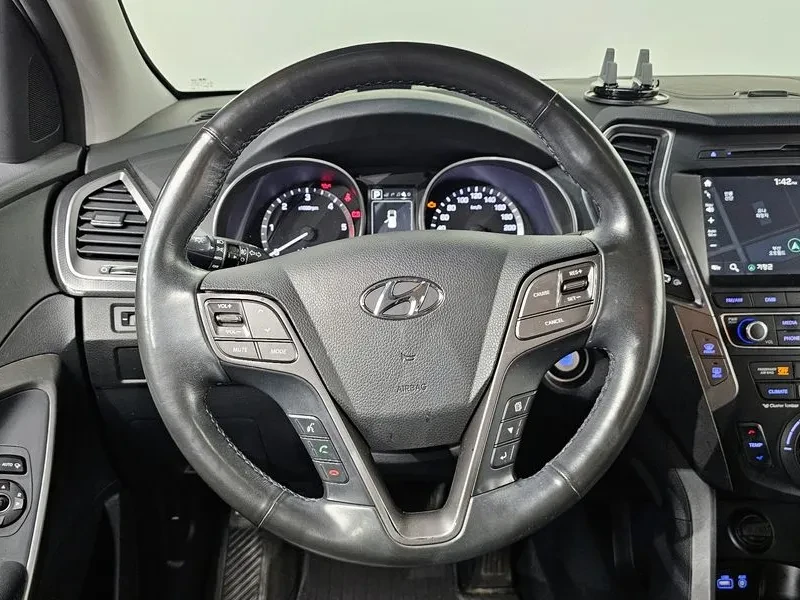 Hyundai Santa fe 2.0, снимка 13 - Автомобили и джипове - 54255456