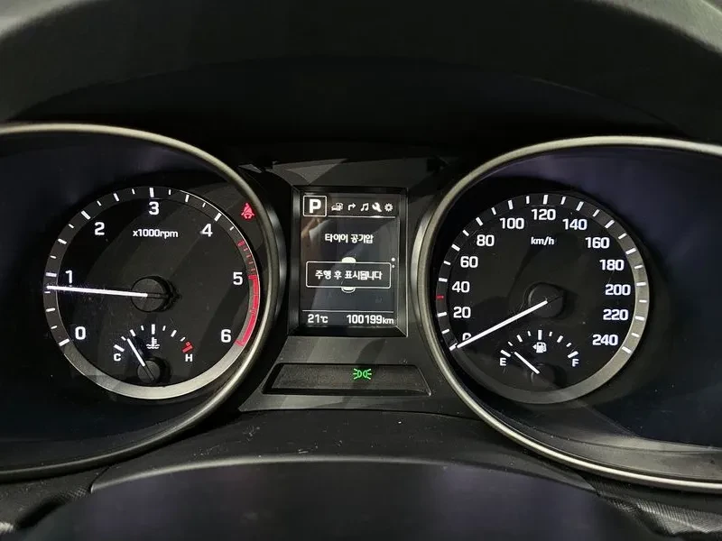 Hyundai Santa fe 2.0, снимка 8 - Автомобили и джипове - 54255456