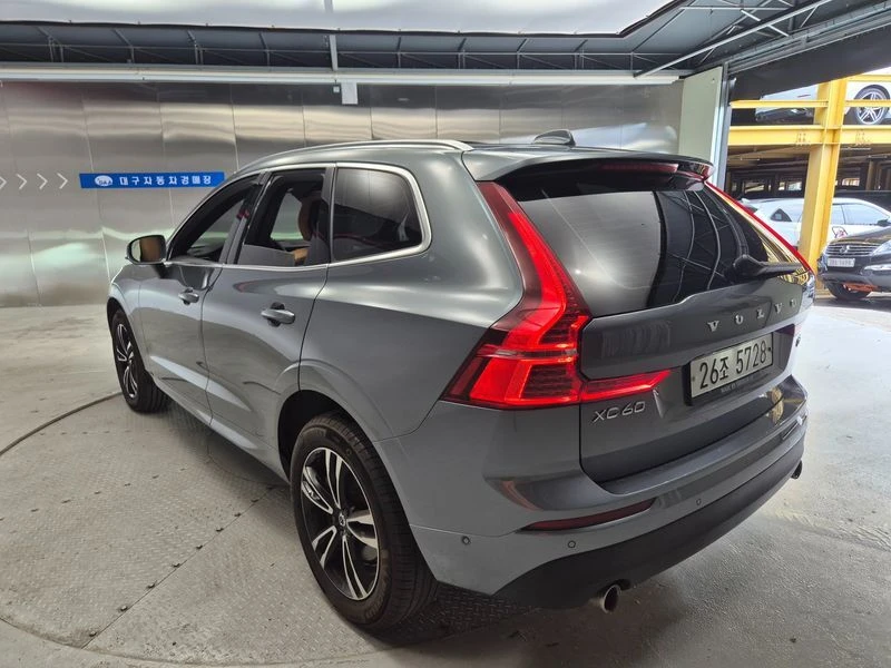 Volvo XC60 D5 Momentum| 190к.с.| ВКЛ.ТЕХНОТЕСТ, снимка 2 - Автомобили и джипове - 55616843