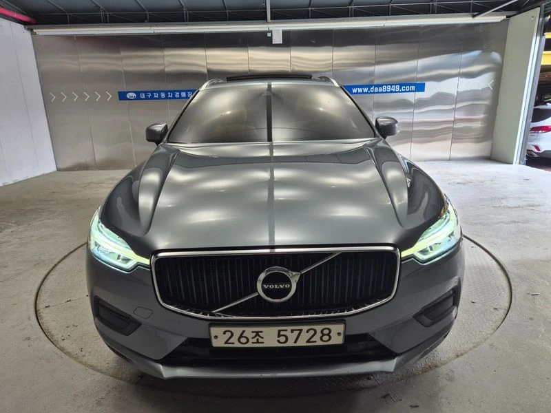Volvo XC60 D5 Momentum| 190к.с.| ВКЛ.ТЕХНОТЕСТ, снимка 3 - Автомобили и джипове - 55616843