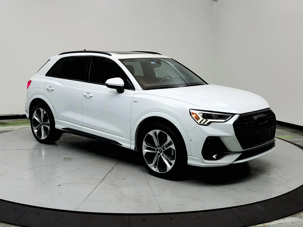 Audi Q3 QUATTRO * PREMIUMPLUS* S LINE * М.ТОЧКА * KEYLESS - изображение 2