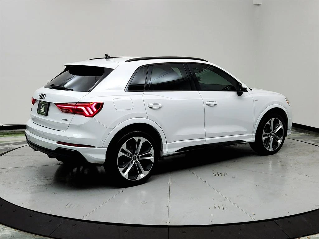 Audi Q3 QUATTRO * PREMIUMPLUS* S LINE * М.ТОЧКА * KEYLESS - изображение 3