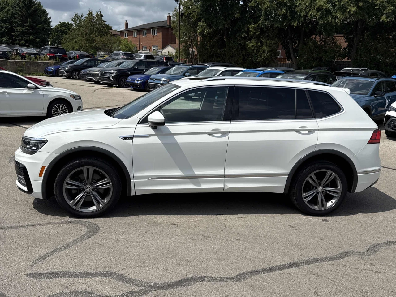 VW Tiguan CARFAX* АВТОФИНАНСИРАНЕ* БЕЗ ПЪРВОНАЧАЛНА ВНОСКА*  - изображение 2