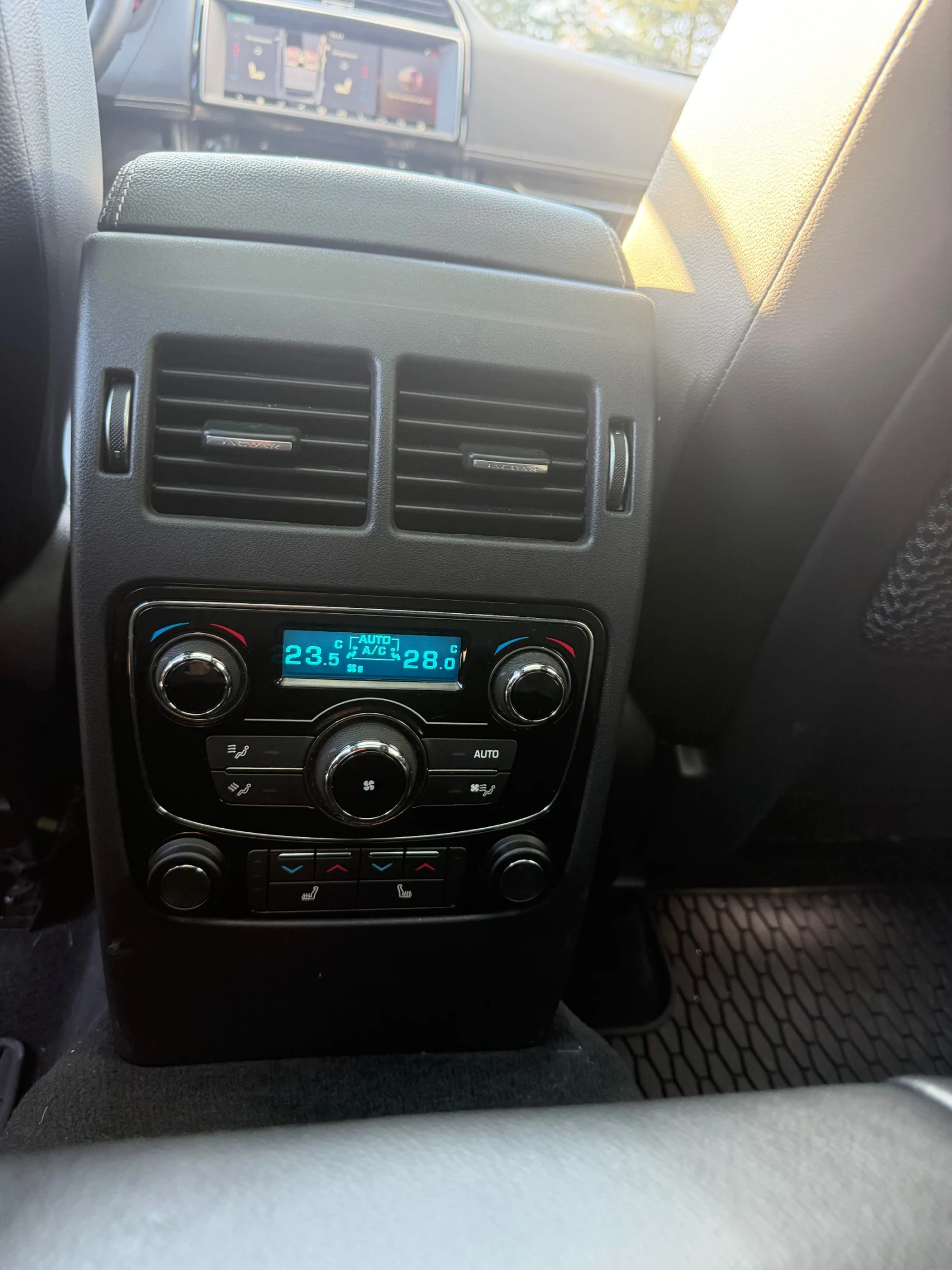 Jaguar F-PACE Jaguar F-Pace S 82300KM/ACC/Alcantara/ponorama/Ful | Mobile.bg � ����������� 12