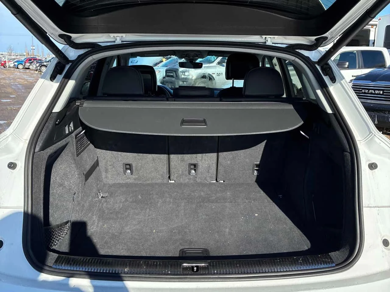 Audi Q5  Progressiv /CAMERA/DISTRONIC/ПОДГРЕВИ, снимка 13 - Автомобили и джипове - 54156986