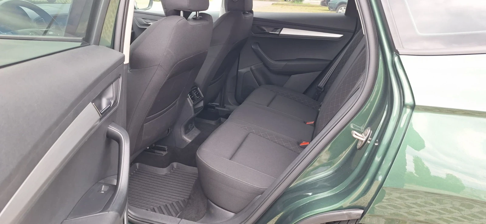 Skoda Karoq 2.0 TDi, снимка 9 - Автомобили и джипове - 54444582