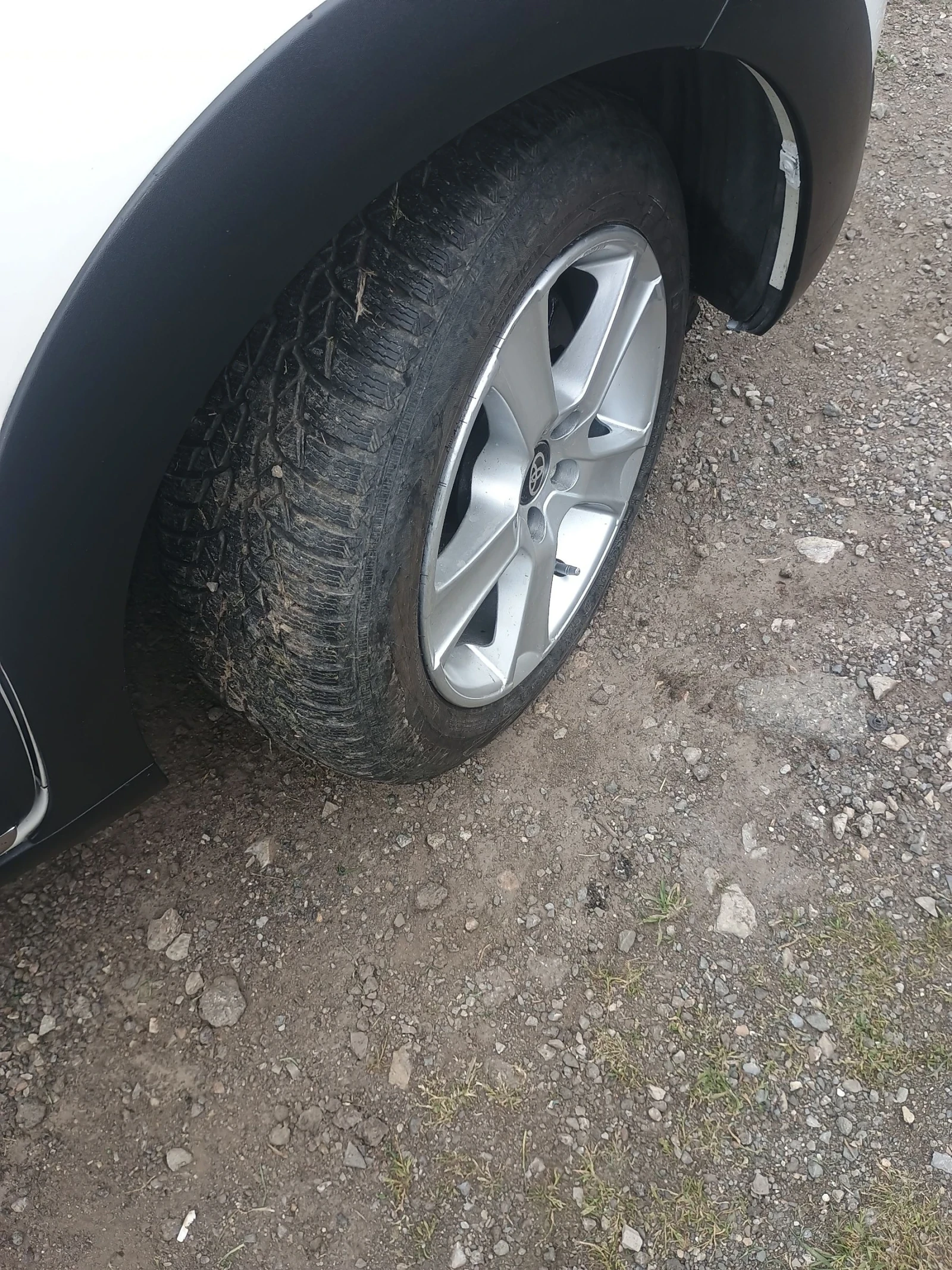 Toyota Urban Cruiser 4/4, снимка 4 - Автомобили и джипове - 54458633