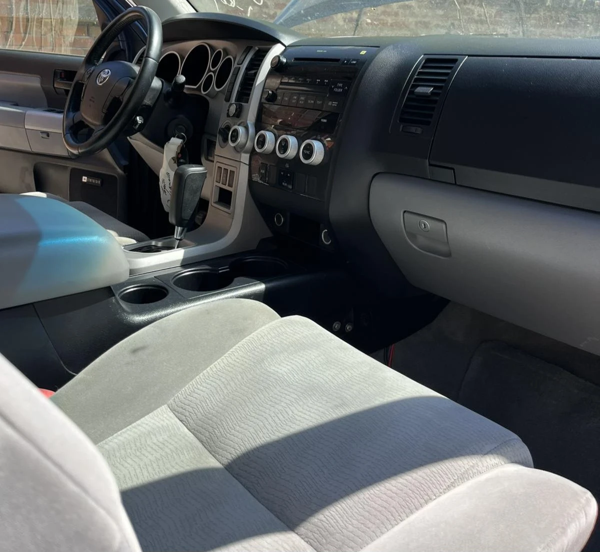 Toyota Sequoia, снимка 11 - Автомобили и джипове - 54840879