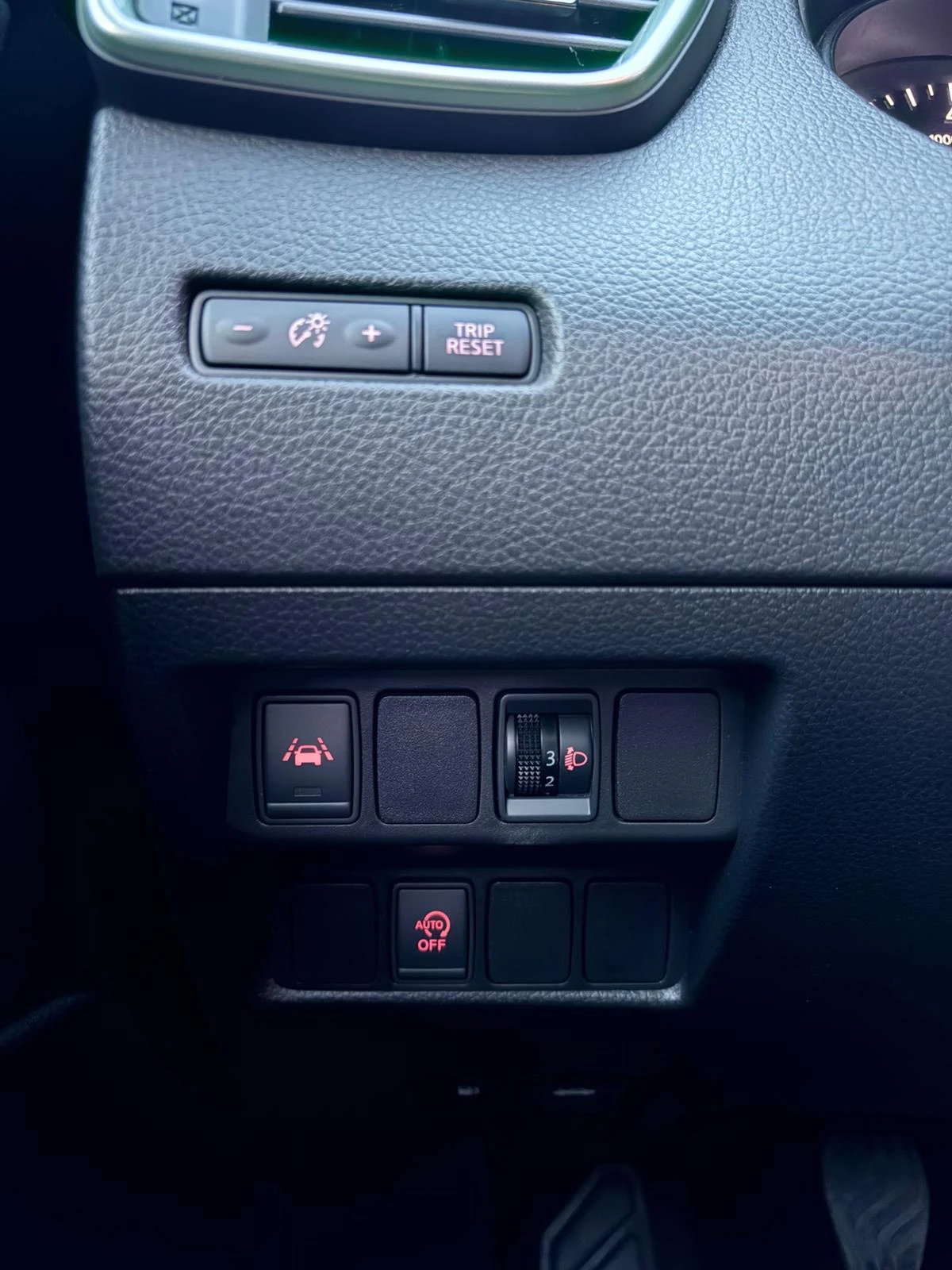 Nissan Qashqai 1.6 N-Connecta, снимка 11 - Автомобили и джипове - 54994434
