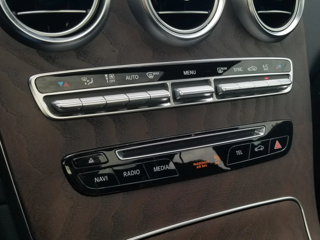 Mercedes-Benz GLC 300 4Matic Ambient, снимка 9 - Автомобили и джипове - 55118700