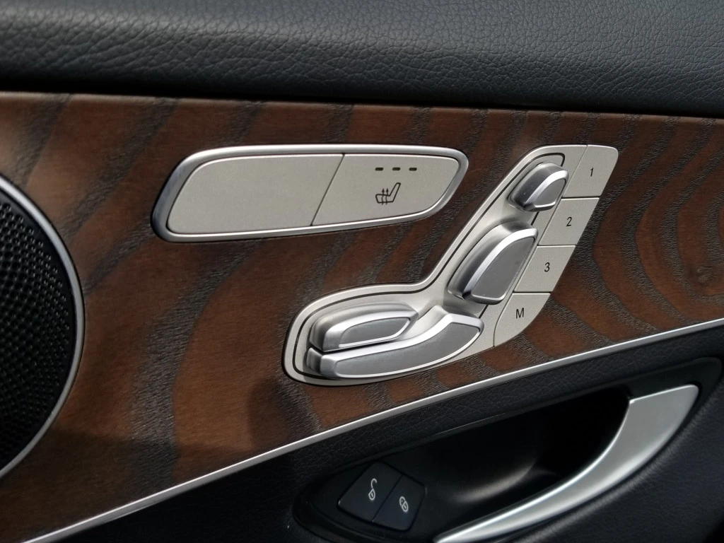 Mercedes-Benz GLC 300 4Matic Ambient, снимка 12 - Автомобили и джипове - 55118700