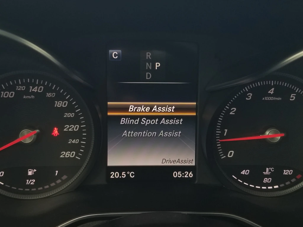 Mercedes-Benz GLC 300 4Matic Ambient, снимка 7 - Автомобили и джипове - 55118700