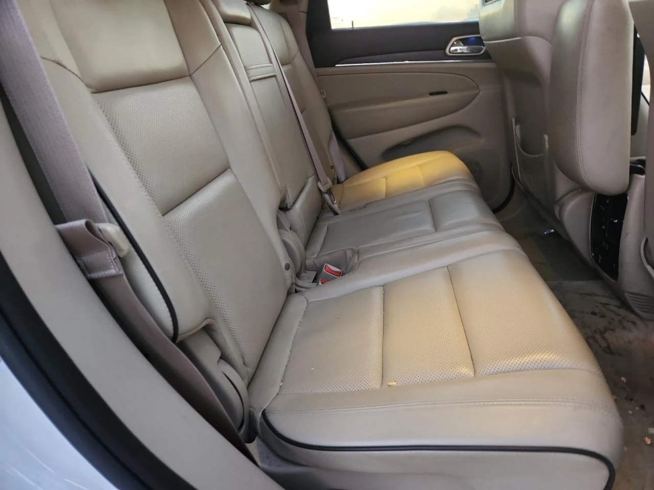 Jeep Grand cherokee 3.6l Overland, снимка 10 - Автомобили и джипове - 56012241
