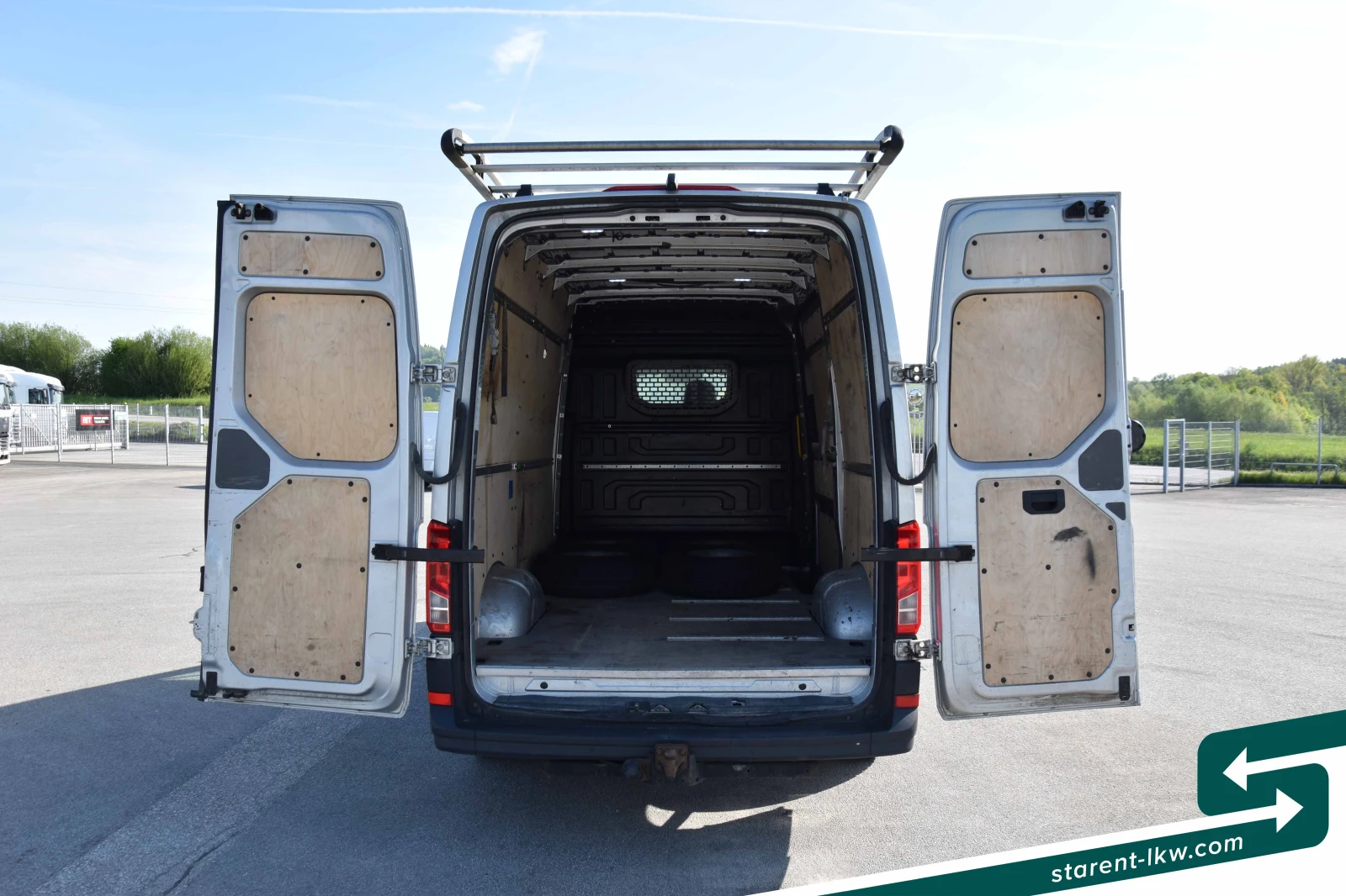 VW Crafter VAN26008, снимка 11 - Бусове и автобуси - 54426925