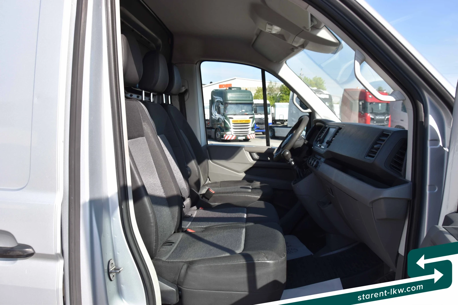 VW Crafter VAN26008, снимка 17 - Бусове и автобуси - 54426925