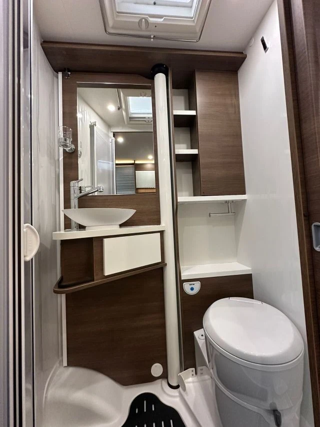 ������ Rapido 854F ��8 6 ����� | Mobile.bg � ����������� 8