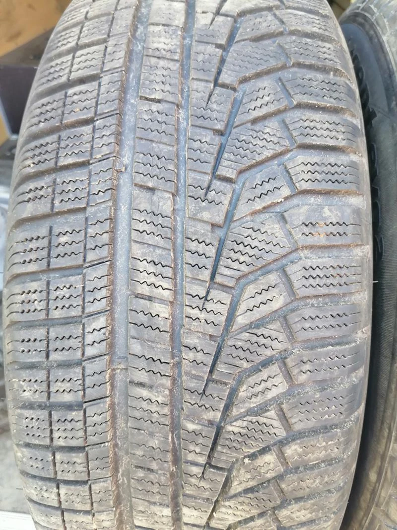 Гуми Зимни 235/60R16, снимка 3 - Гуми и джанти - 29589819