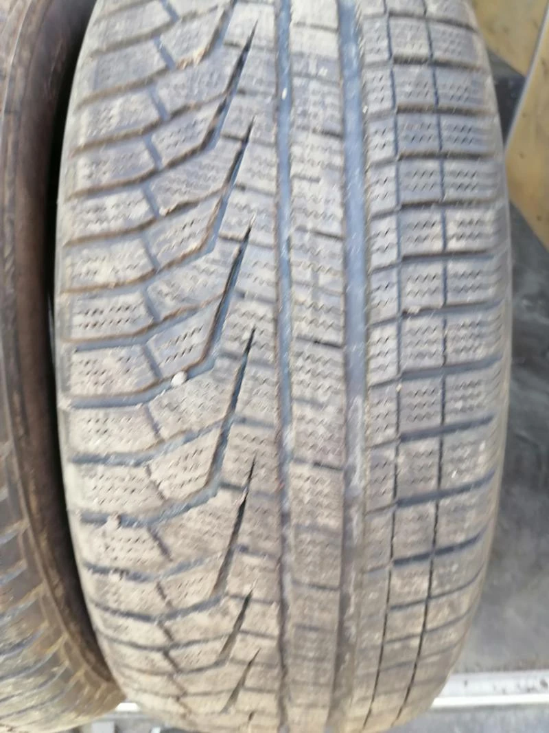 Гуми Зимни 235/60R16, снимка 4 - Гуми и джанти - 29589819