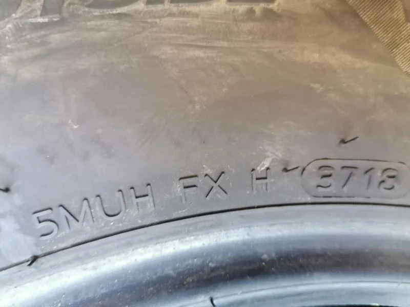 Гуми Зимни 235/60R16, снимка 8 - Гуми и джанти - 29589819