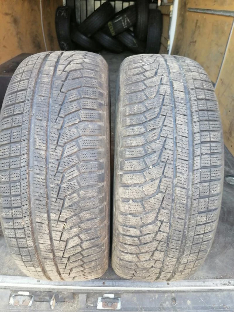 Гуми Зимни 235/60R16, снимка 1 - Гуми и джанти - 29589819