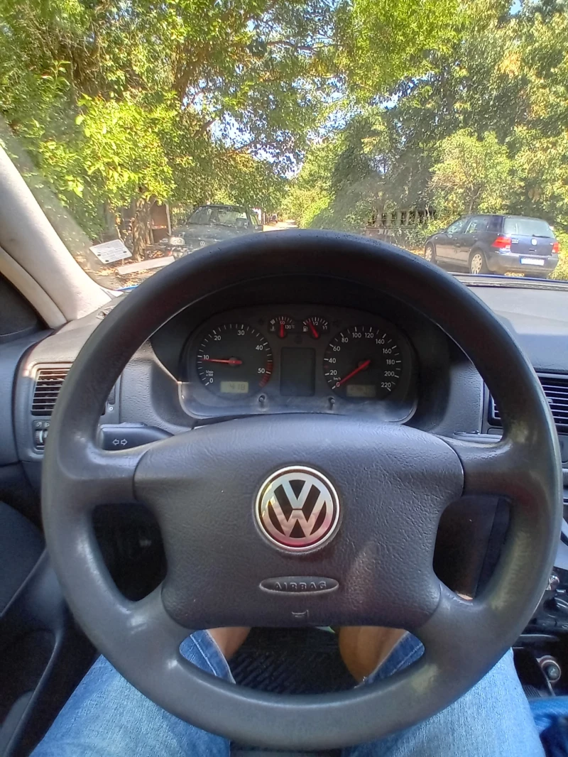 VW Golf, снимка 7 - Автомобили и джипове - 47008135