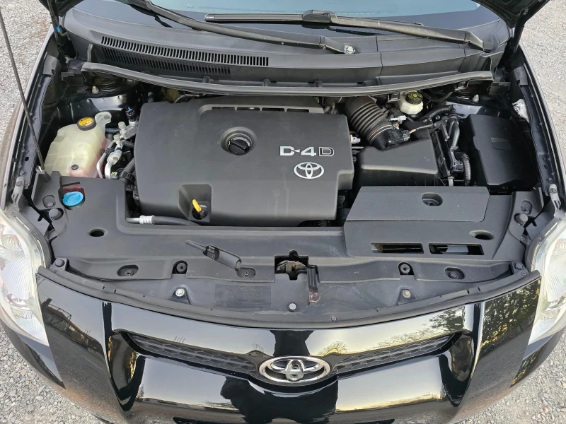 Toyota Auris 2.0 D4D 126K.C. 6СКОРОСТИ КЛИМАТРОНИК ЗИМНИ ГУМИ, снимка 13 - Автомобили и джипове - 47887152