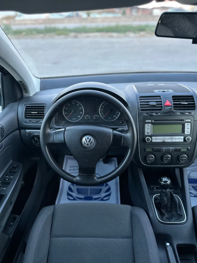 VW Golf 1.6i Газ- Италия, снимка 13 - Автомобили и джипове - 48160857