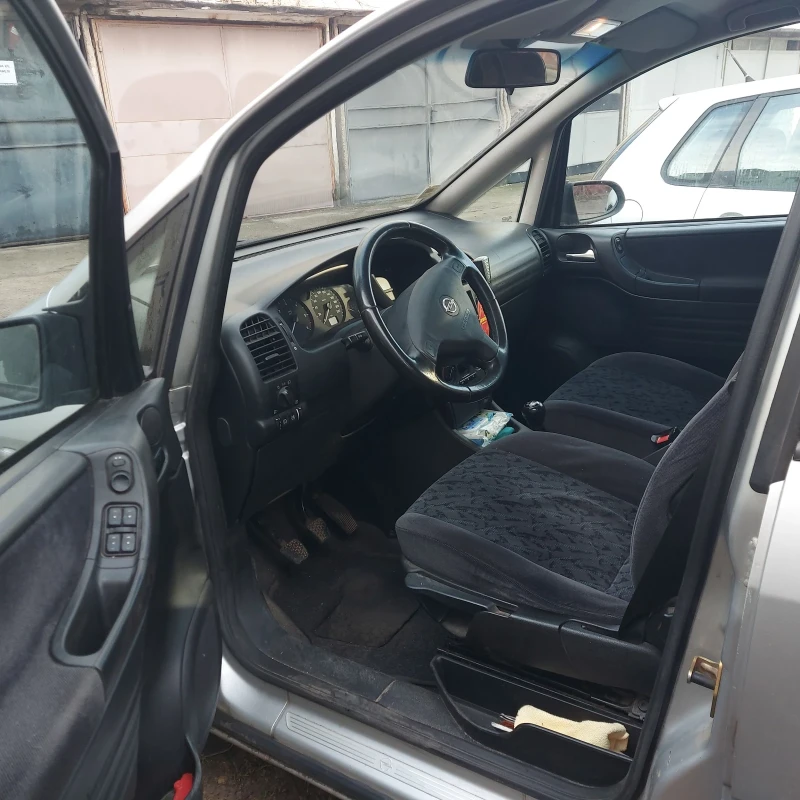 Opel Zafira 2.0 DTI , снимка 4 - Автомобили и джипове - 48602663